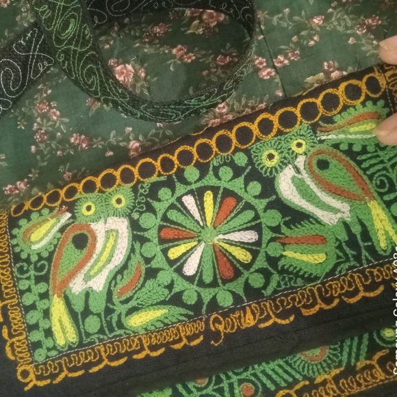 Gorgeous Owl/Bird Stitched Crossbody - Picture 1 of 7